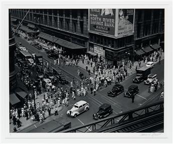 BERENICE ABBOTT (1898-1991) A suite of 5 photographs depicting scenes of New York in the 1930s.